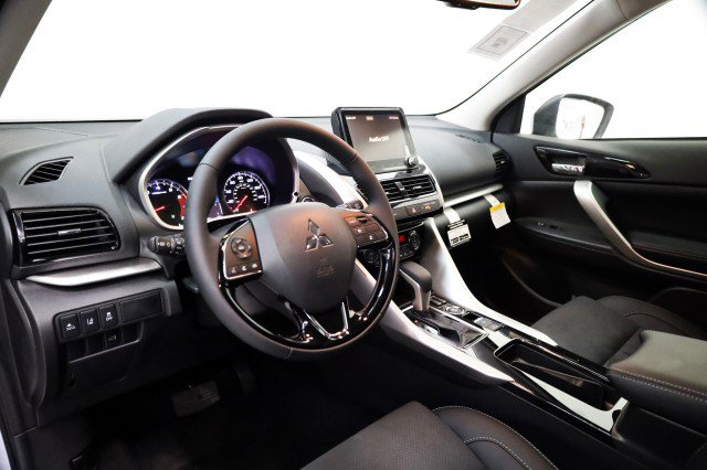 New 2025 Mitsubishi Eclipse Cross SE image 9