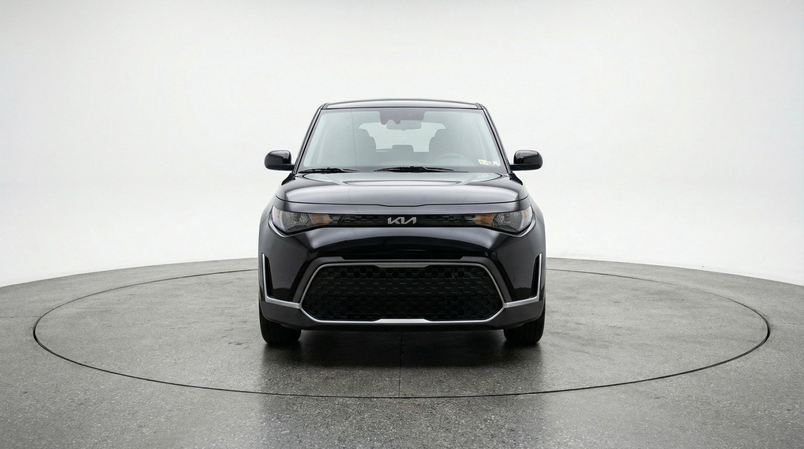 Used 2025 Kia Soul LX w/ LX Technology Package image 2
