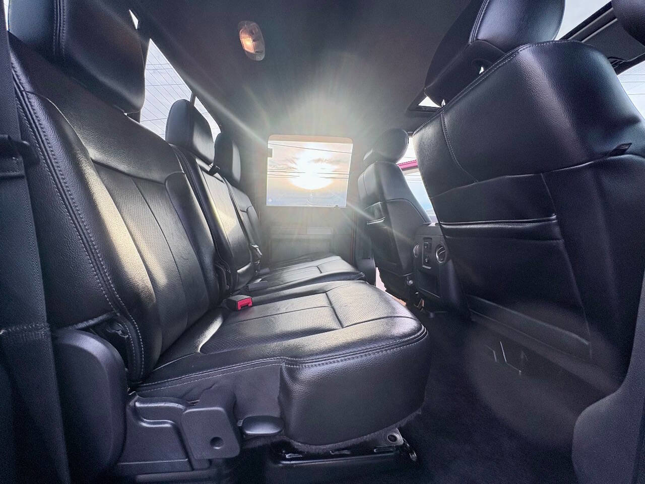 Used 2015 Ford F350 Lariat image 22