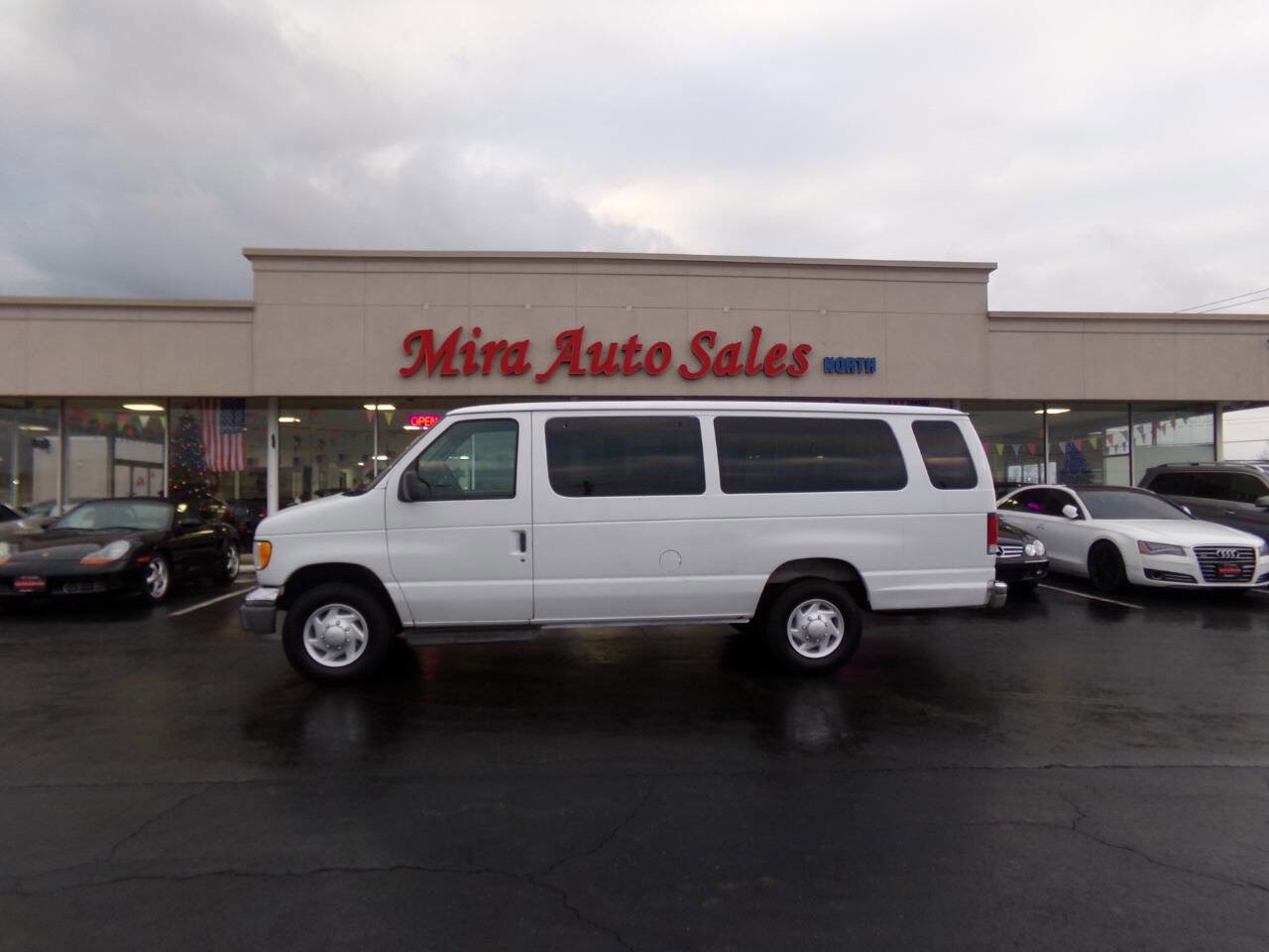 Used 2001 Ford E-350 and Econoline 350 XL image 1