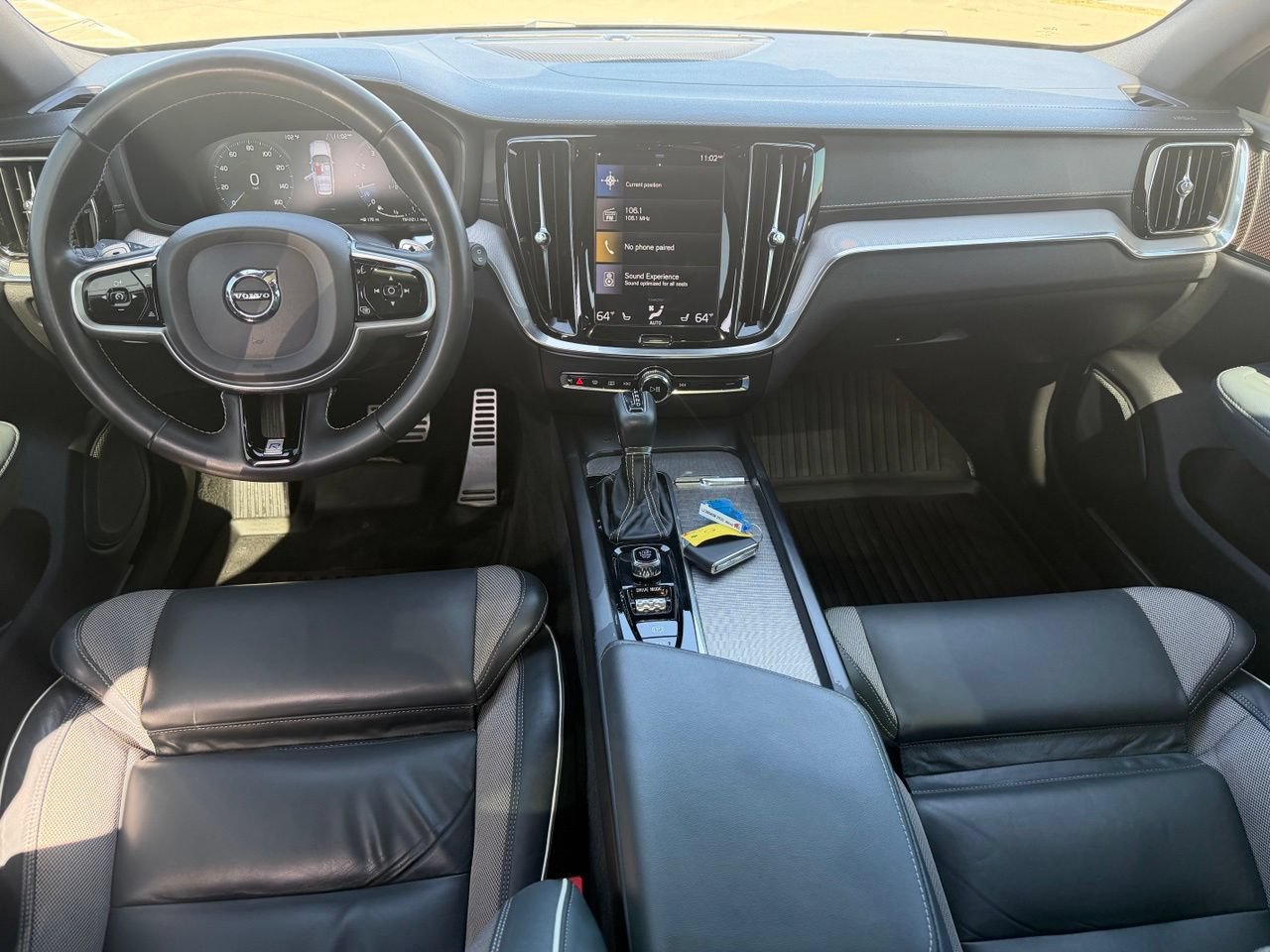 Used 2020 Volvo V60 T6 R-Design FWD image 12