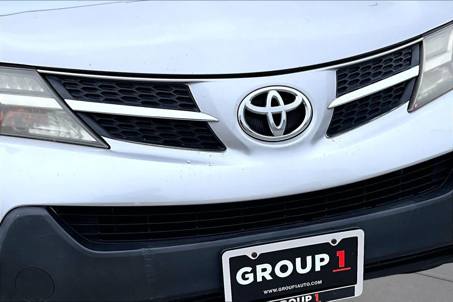 Used 2015 Toyota RAV4 LE FWD image 28