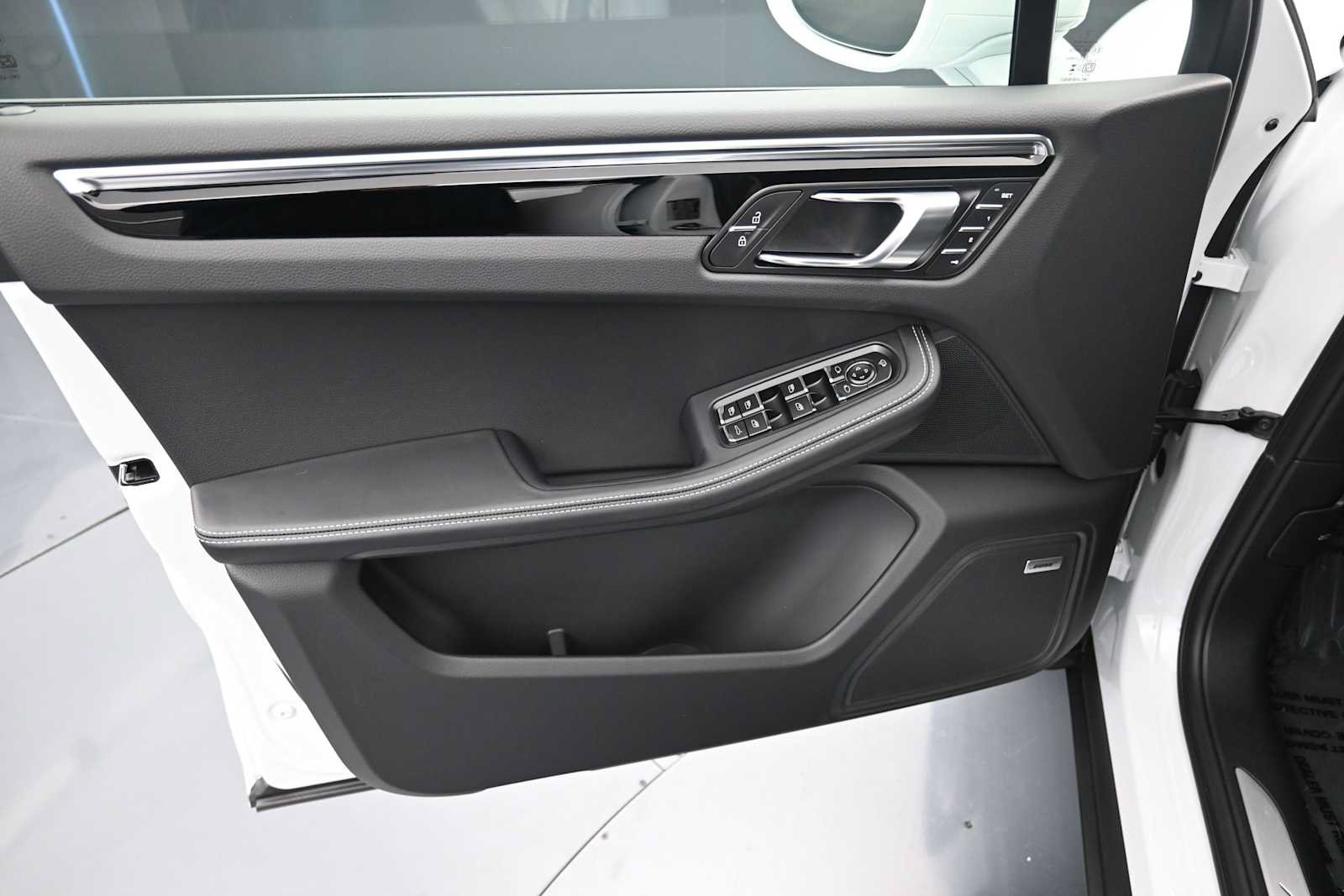 New 2026 Porsche Macan S AWD/4WD image 7