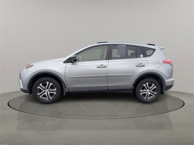 Used 2018 Toyota RAV4 LE image 4