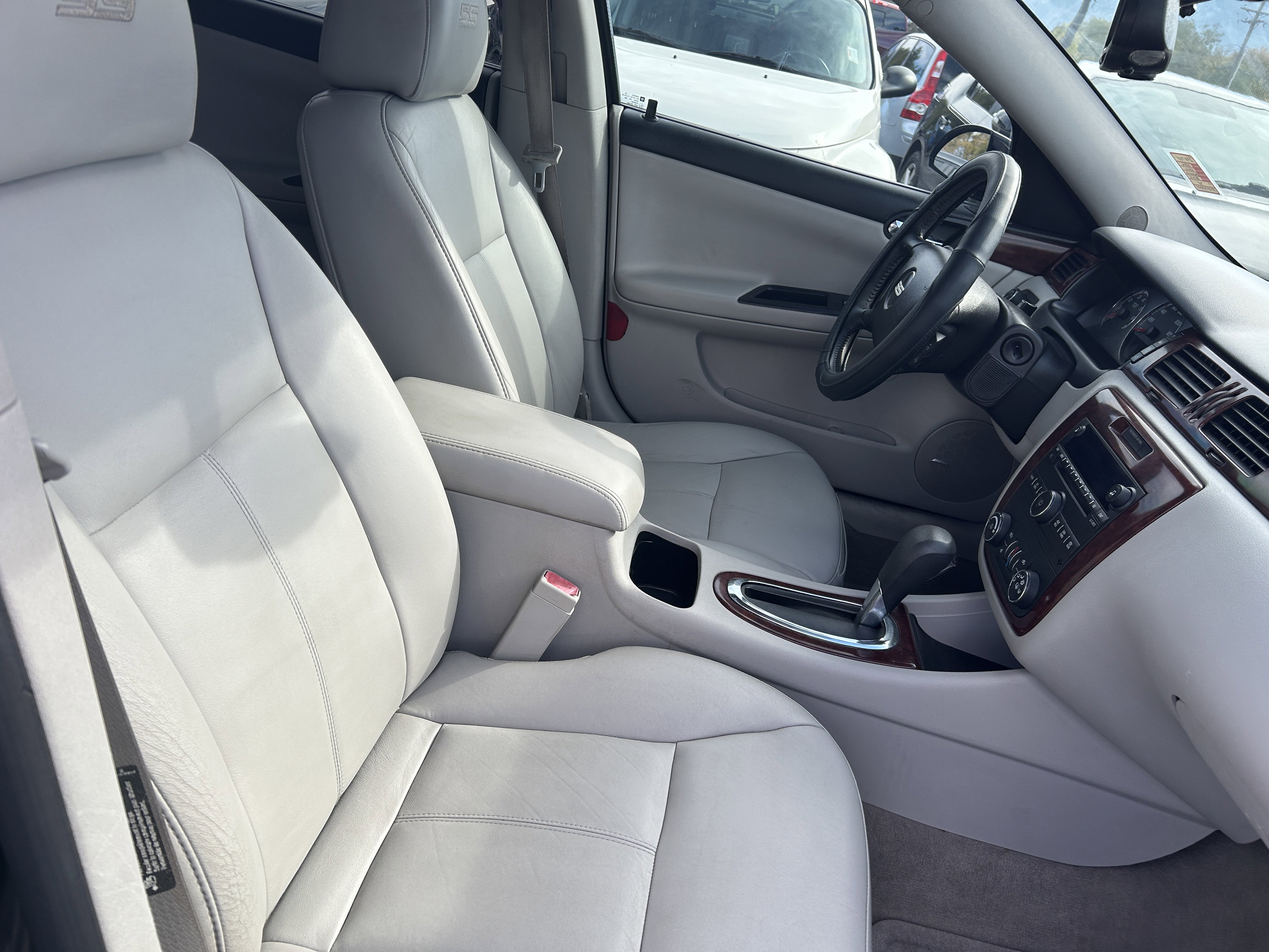 Used 2006 Chevrolet Impala SS w/ Convenience Package image 13