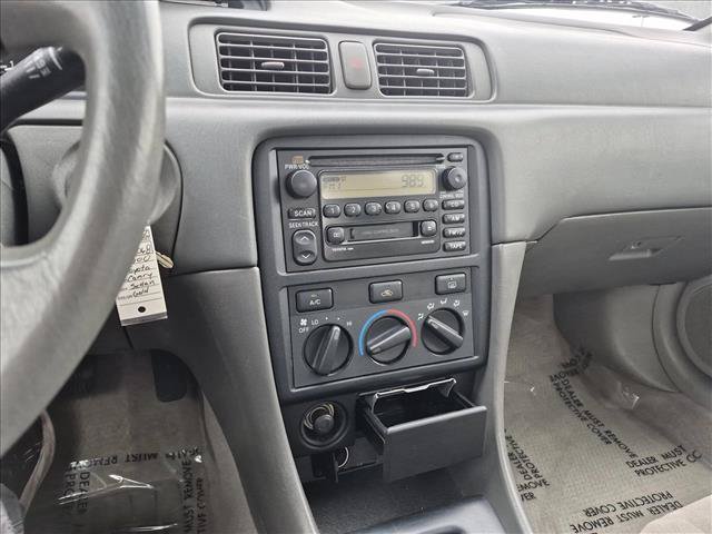 Used 2000 Toyota Camry CE FWD image 15