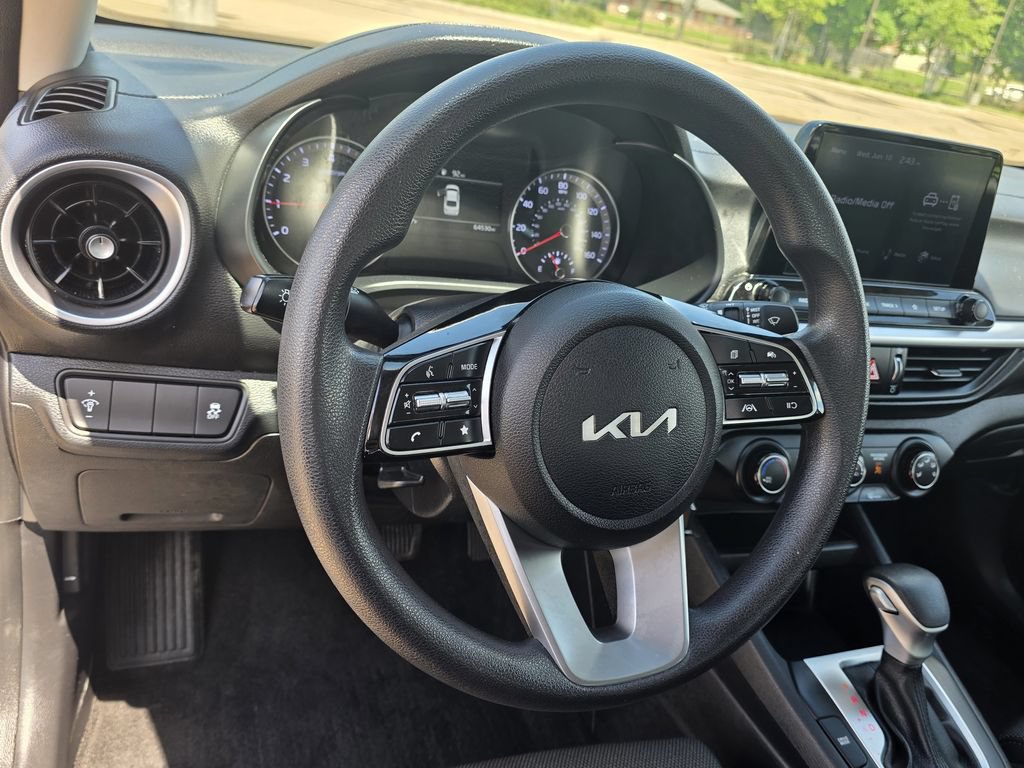 Used 2024 Kia Forte LXS FWD image 35