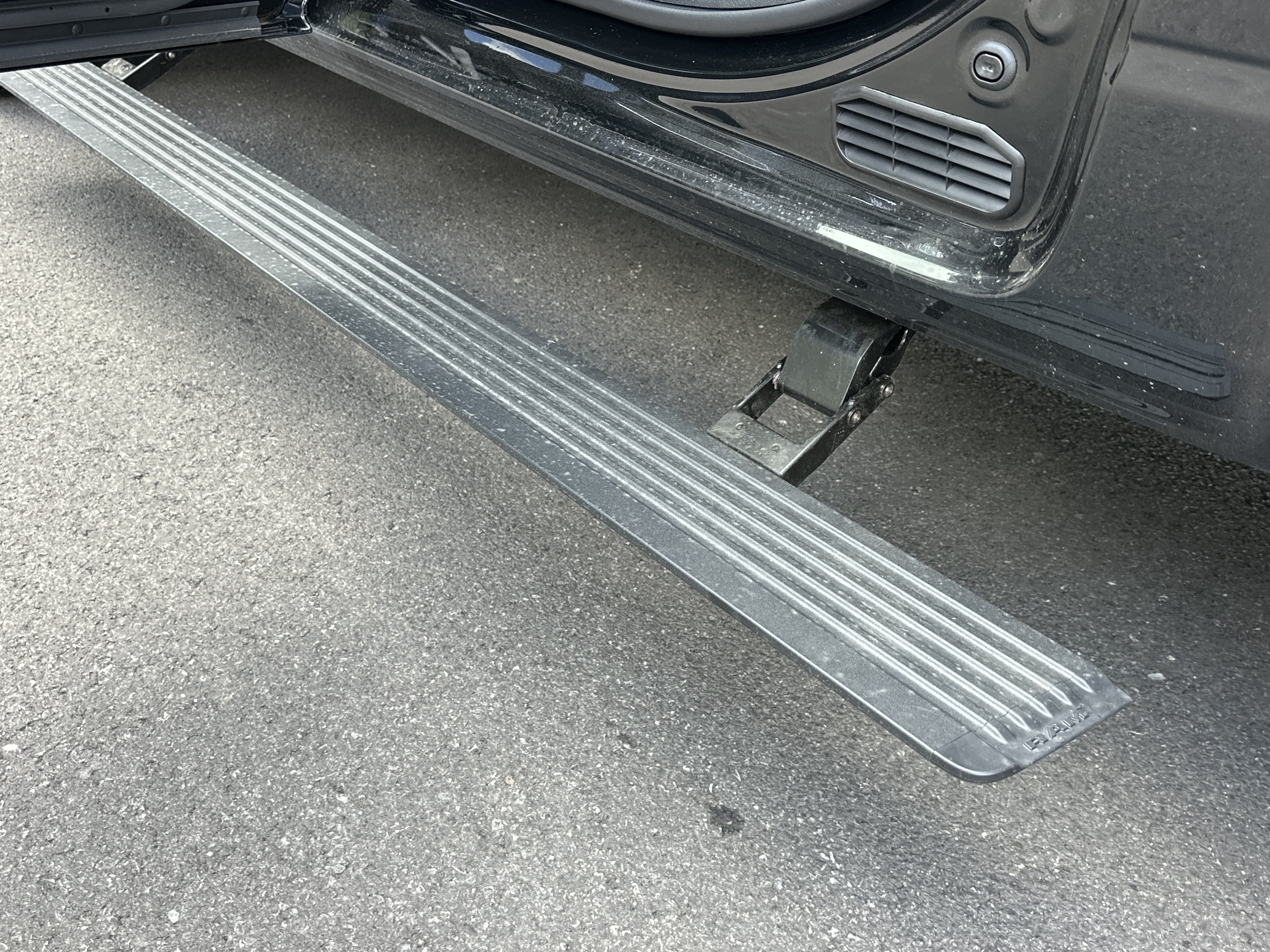 New 2026 RAM 1500 Laramie w/ Night Edition AWD/4WD image 33