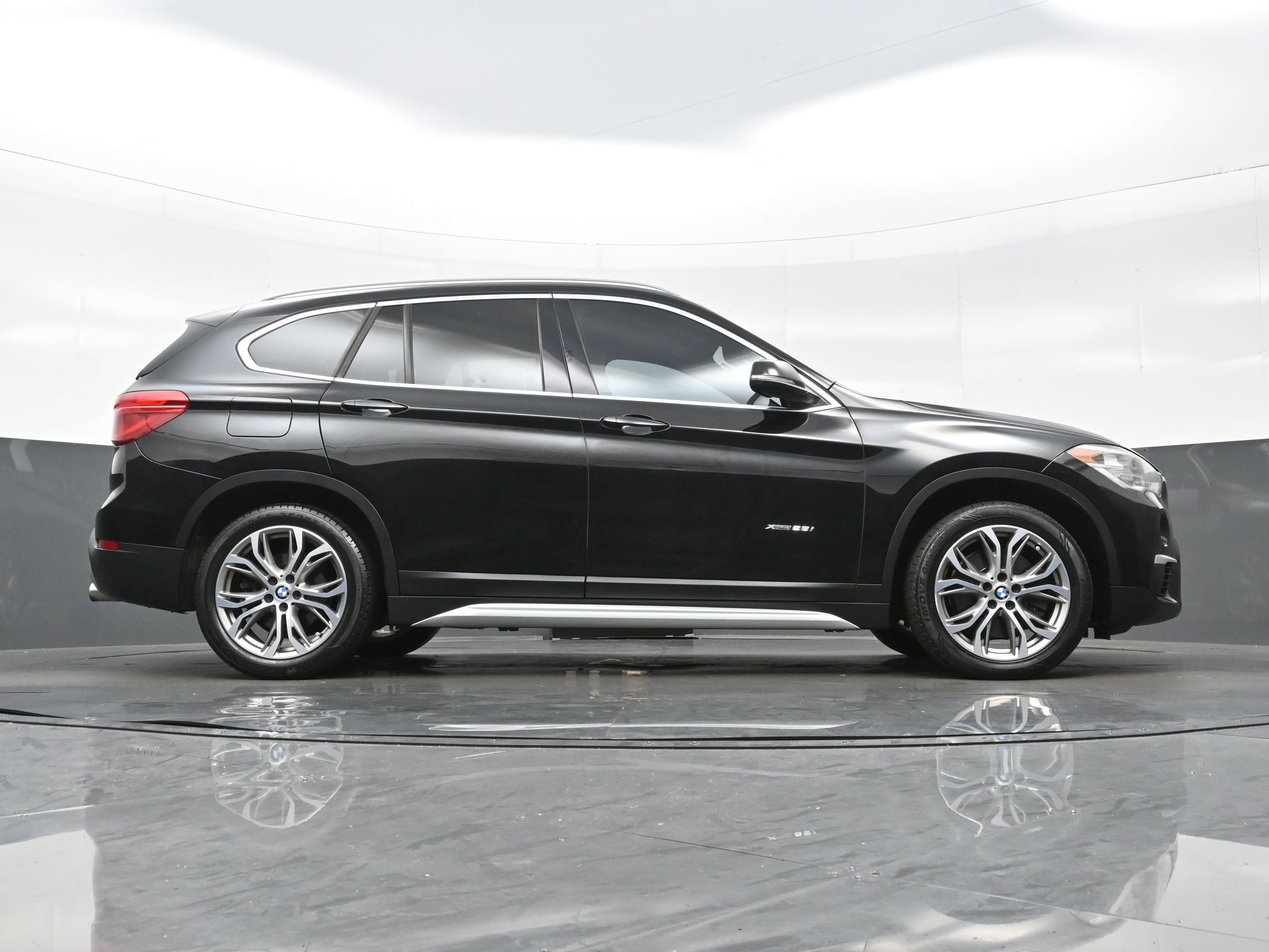 Used 2017 BMW X1 xDrive28i image 30