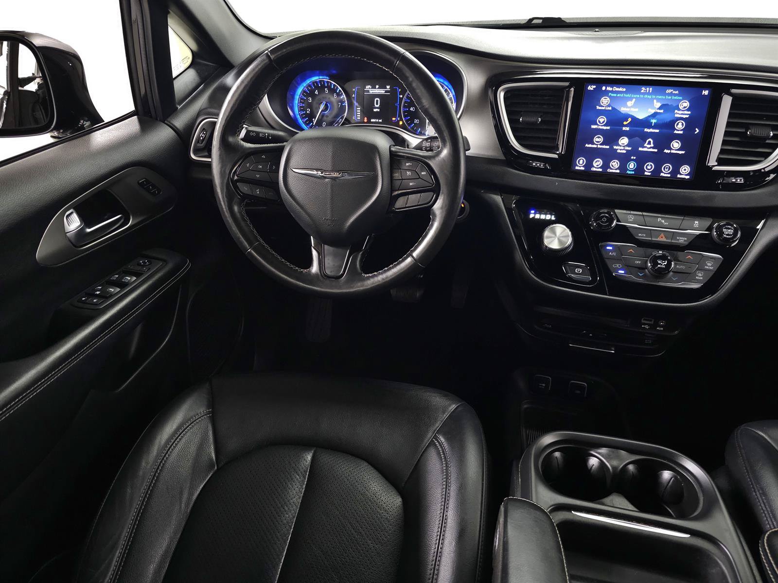 Used 2020 Chrysler Pacifica Touring-L w/ Premium Audio Group AWD/4WD image 17