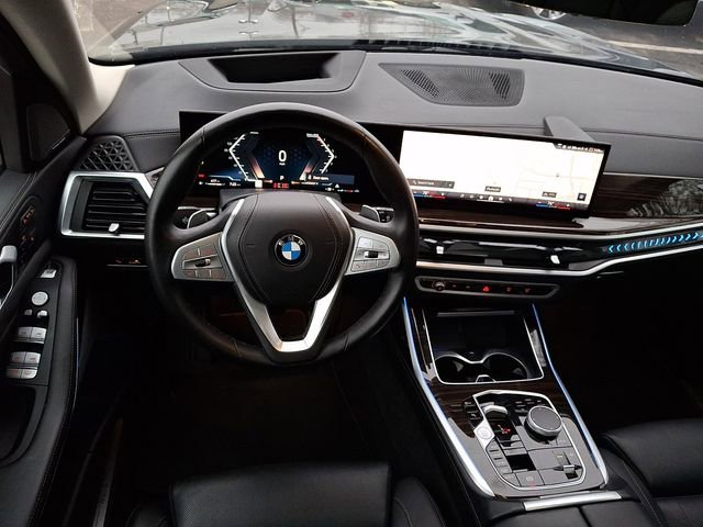 Used 2025 BMW X7 xDrive40i image 14