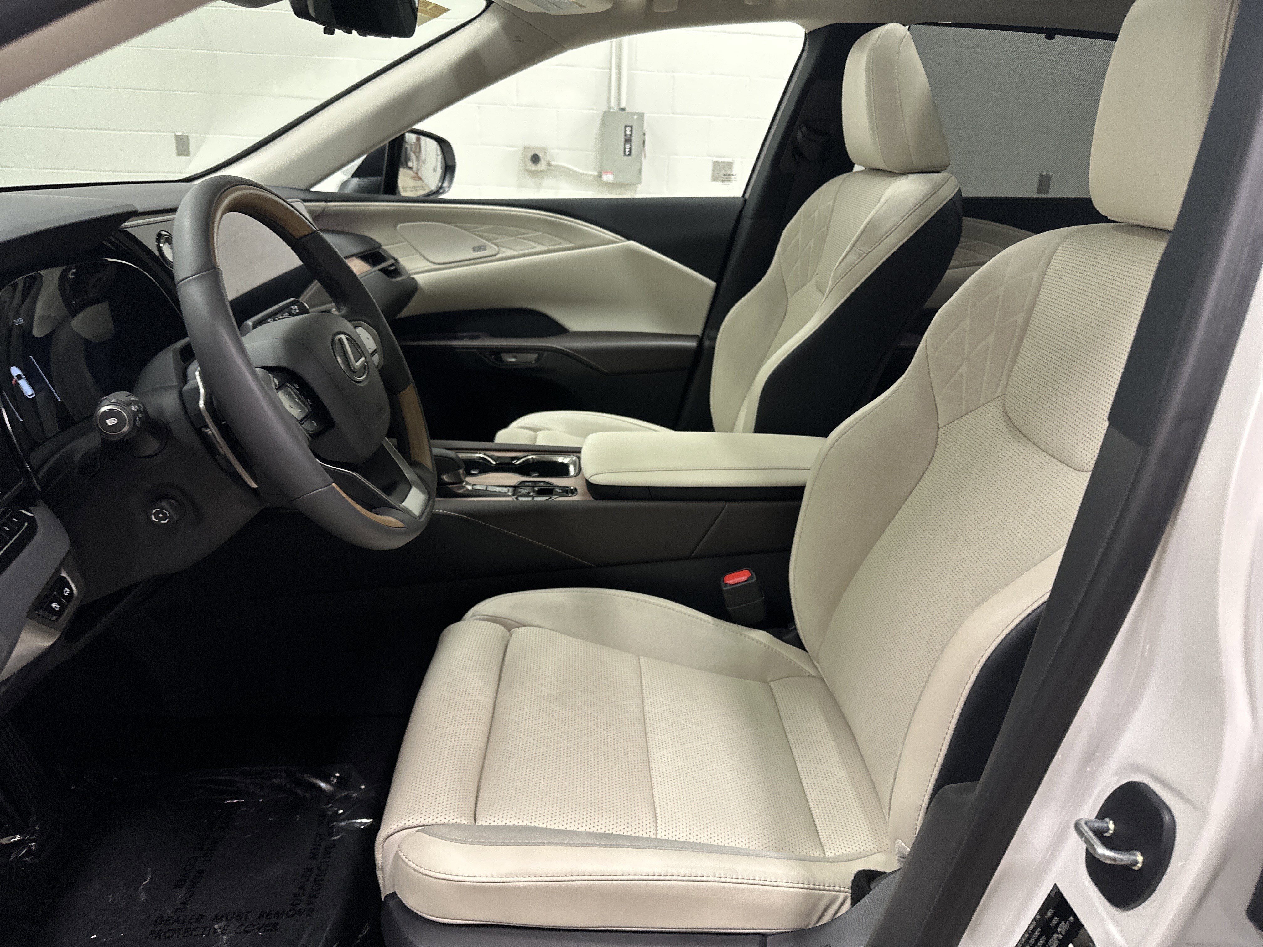 Certified 2025 Lexus RX 350 AWD w/ Convenience Package image 16