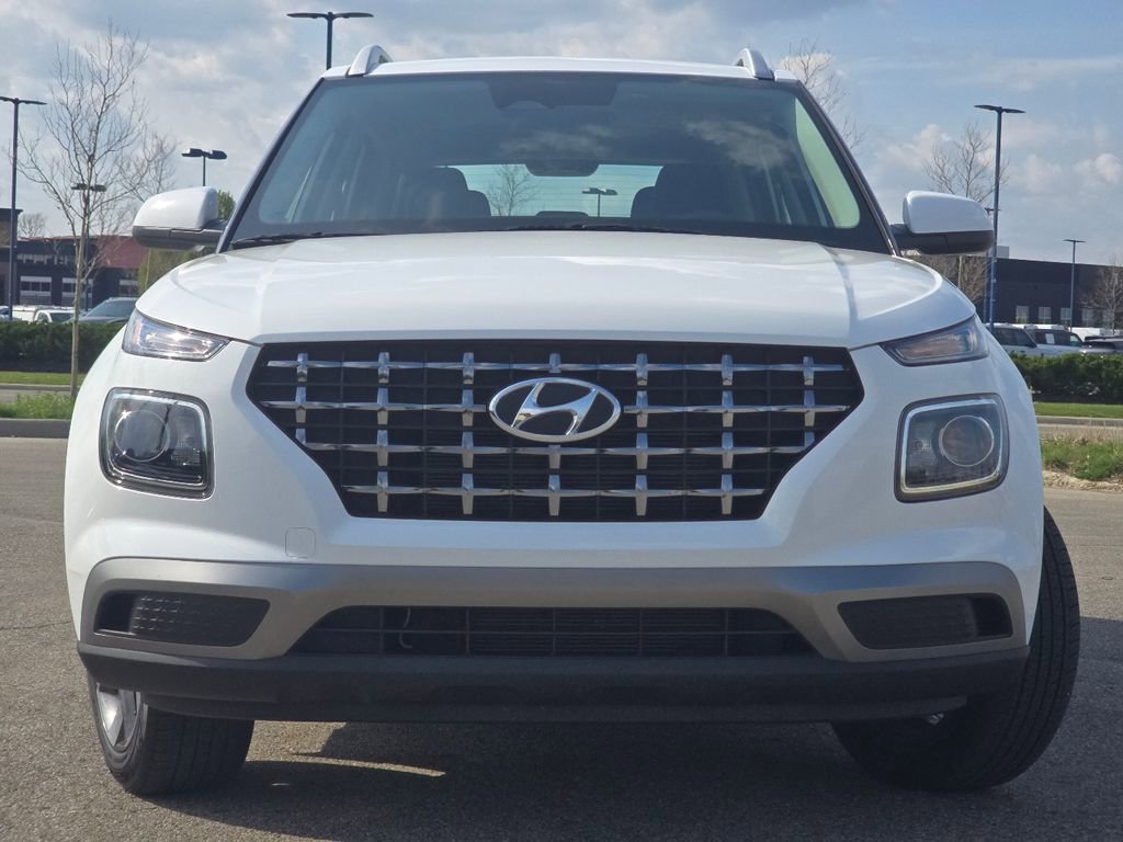 Used 2025 Hyundai Venue SEL FWD image 10