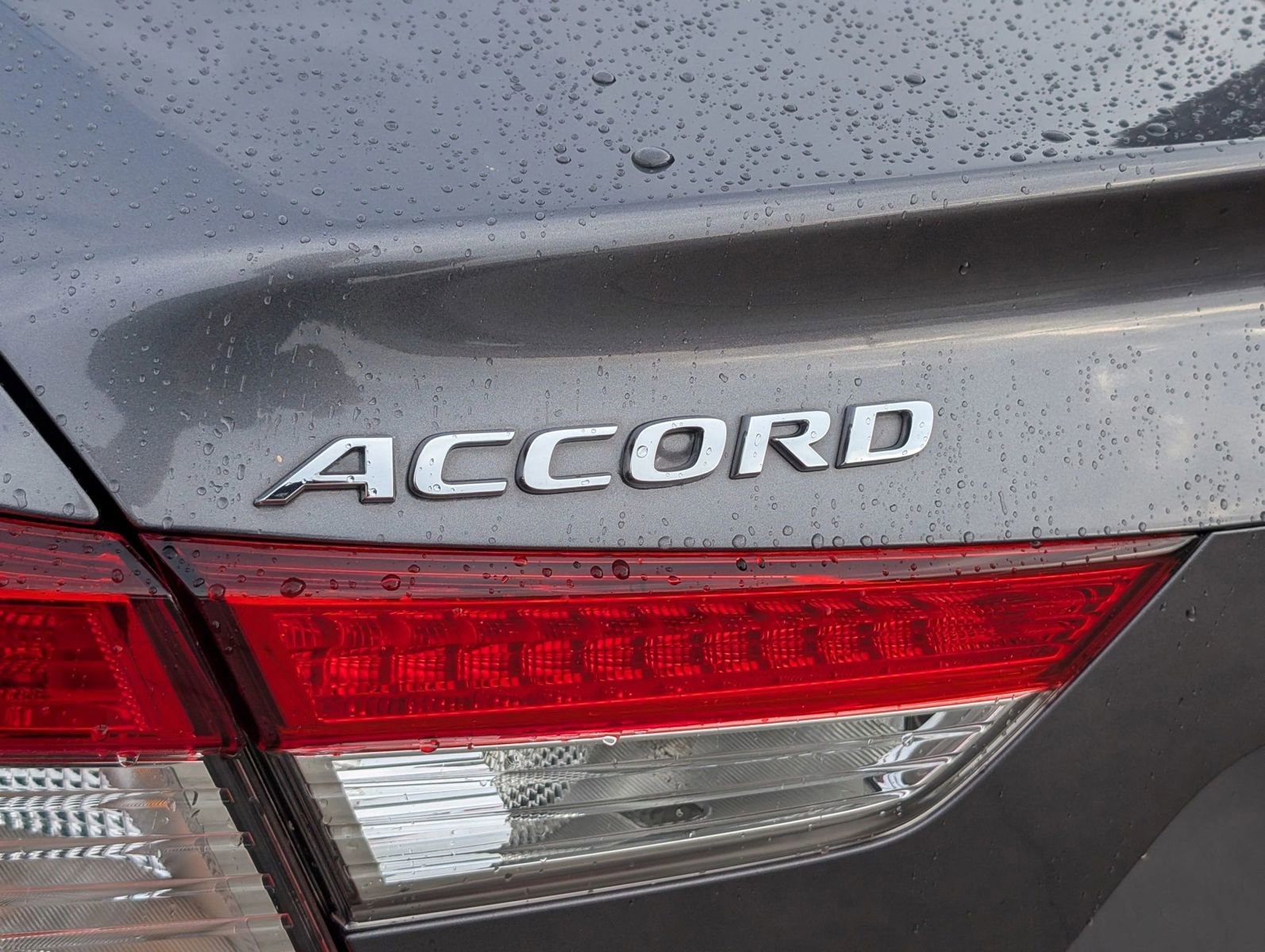 Used 2018 Honda Accord LX image 15