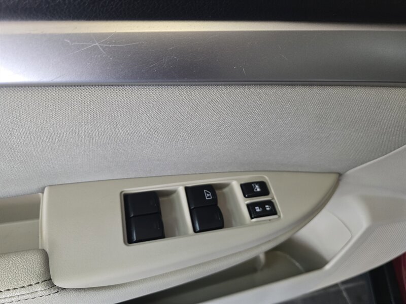 Used 2011 Subaru Outback 2.5i Premium AWD/4WD image 17