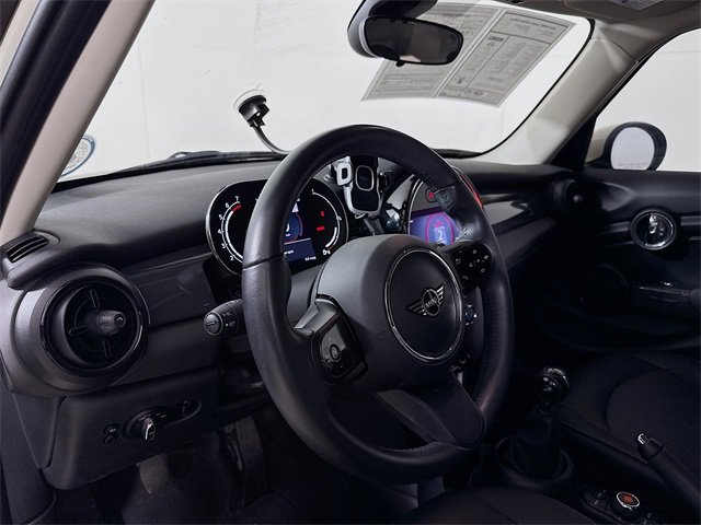 Used 2022 MINI Cooper 4-Door Hardtop image 9