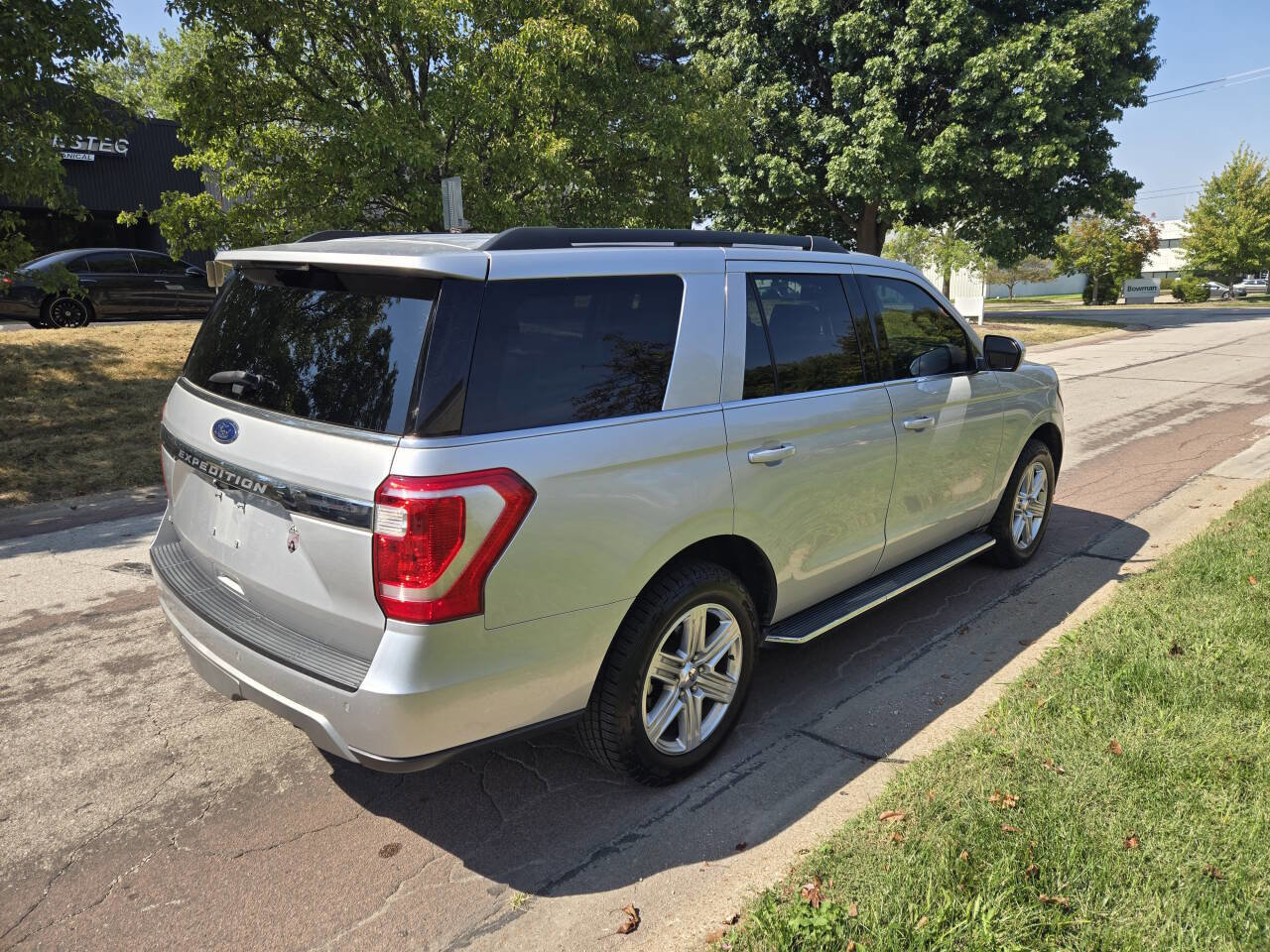 Used 2019 Ford Expedition XLT w/ Equipment Group 202A image 6