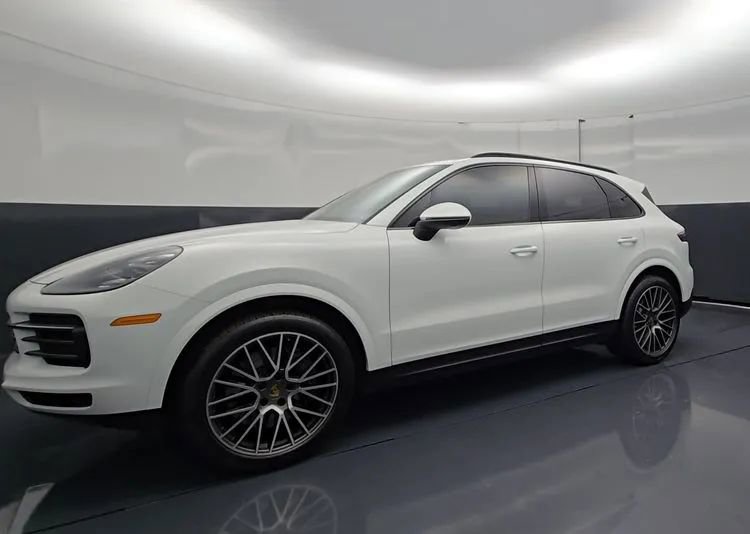 Used 2022 Porsche Cayenne AWD/4WD image 3