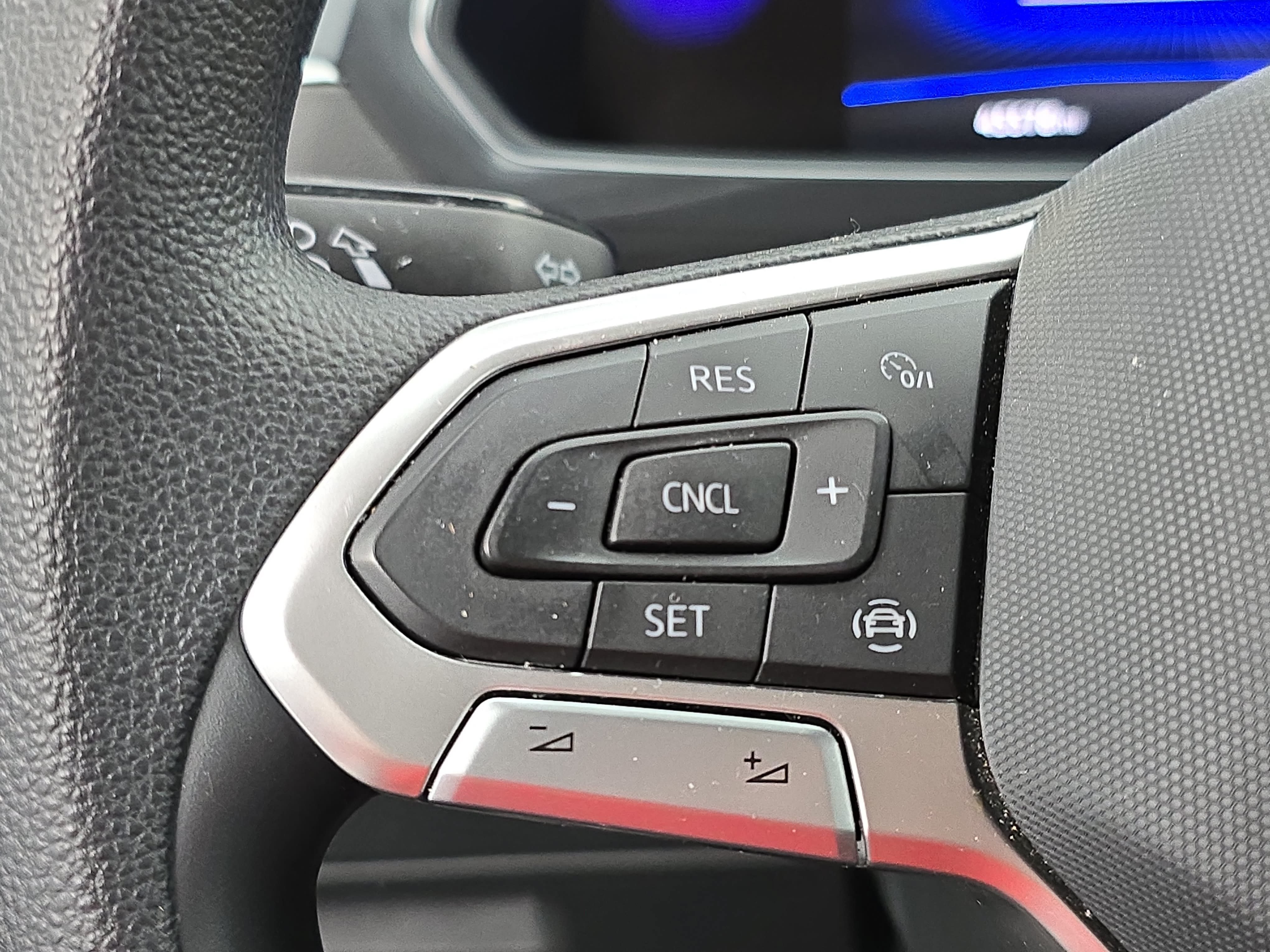 Used 2023 Volkswagen Tiguan S FWD image 17