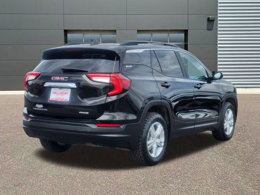 Certified 2022 GMC Terrain SLE w/ Driver Convenience Package image 4