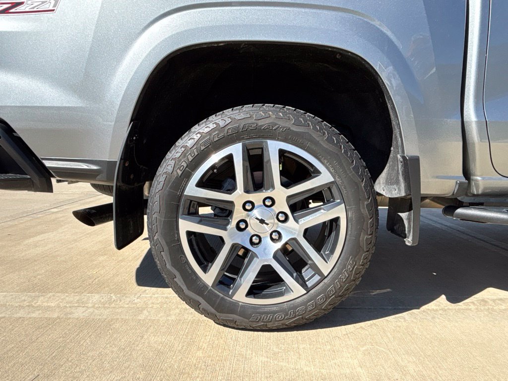 Used 2023 Chevrolet Colorado Z71 w/ Z71 Convenience Package 2 AWD/4WD image 17