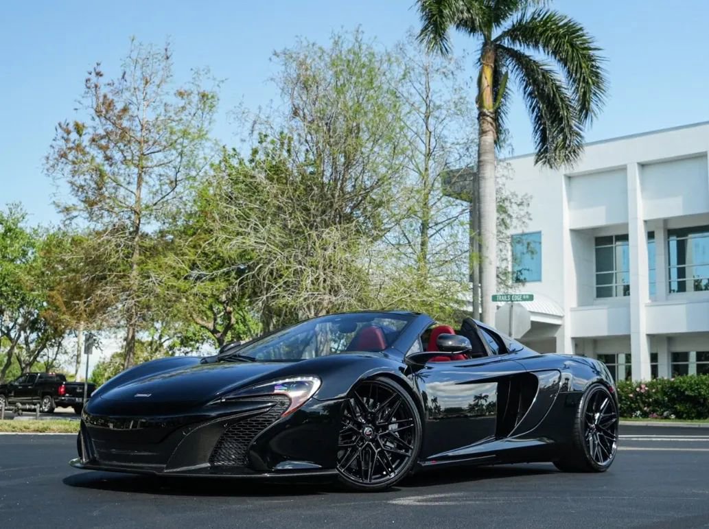 Used 2016 McLaren 650S Spider RWD image 1