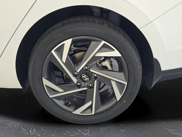 Certified 2025 Hyundai Elantra Sport FWD image 31