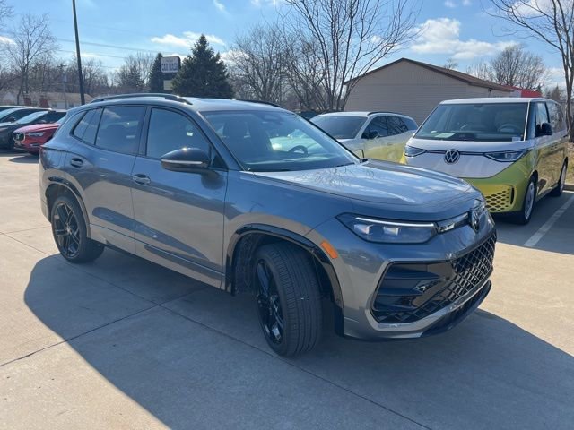 New 2026 Volkswagen Tiguan SE R-Line
