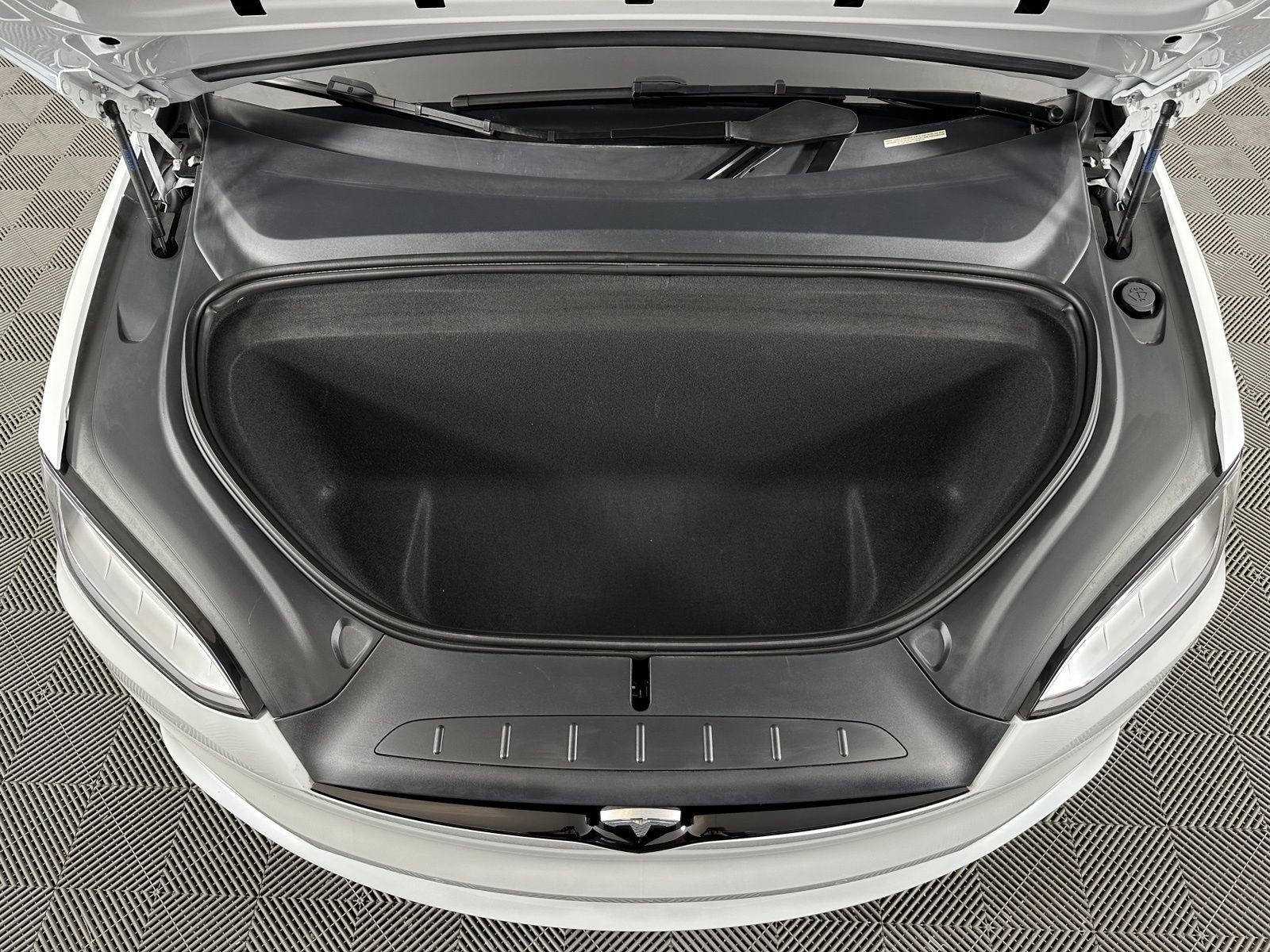 Used 2023 Tesla Model X AWD/4WD image 24