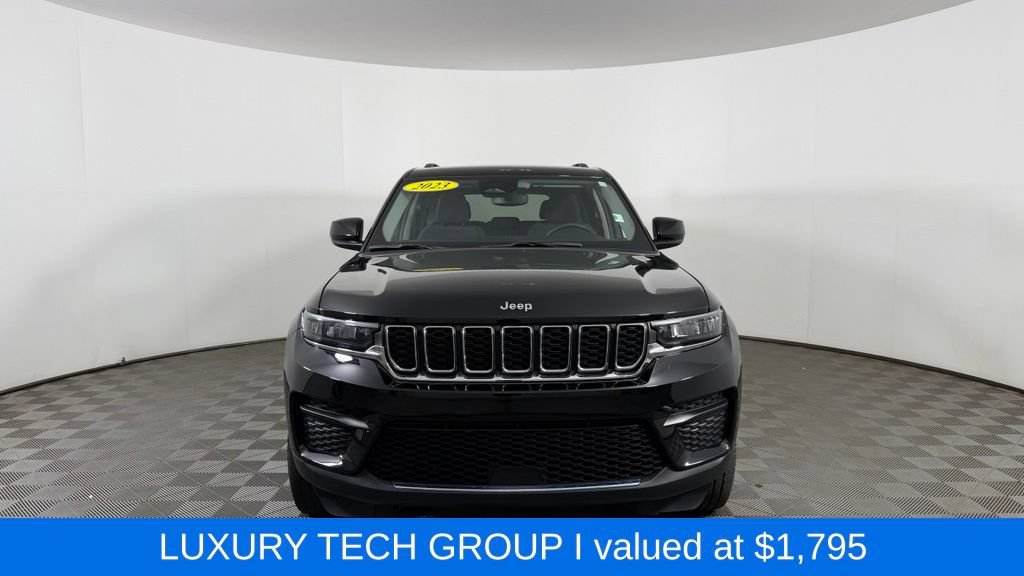 Used 2023 Jeep Grand Cherokee Laredo w/ Luxury Tech Group I AWD/4WD video 2