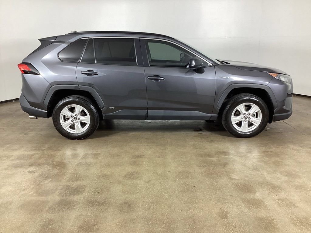 Used 2021 Toyota RAV4 LE AWD/4WD image 5