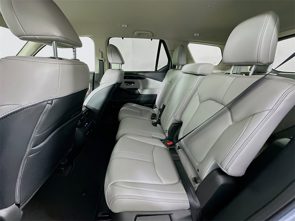 New 2025 Honda Pilot EX-L image 4