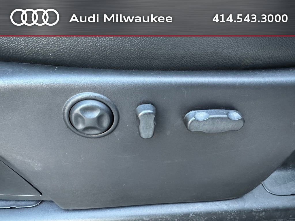 Used 2013 Chevrolet Silverado 2500 LTZ w/ LTZ Plus Package image 25