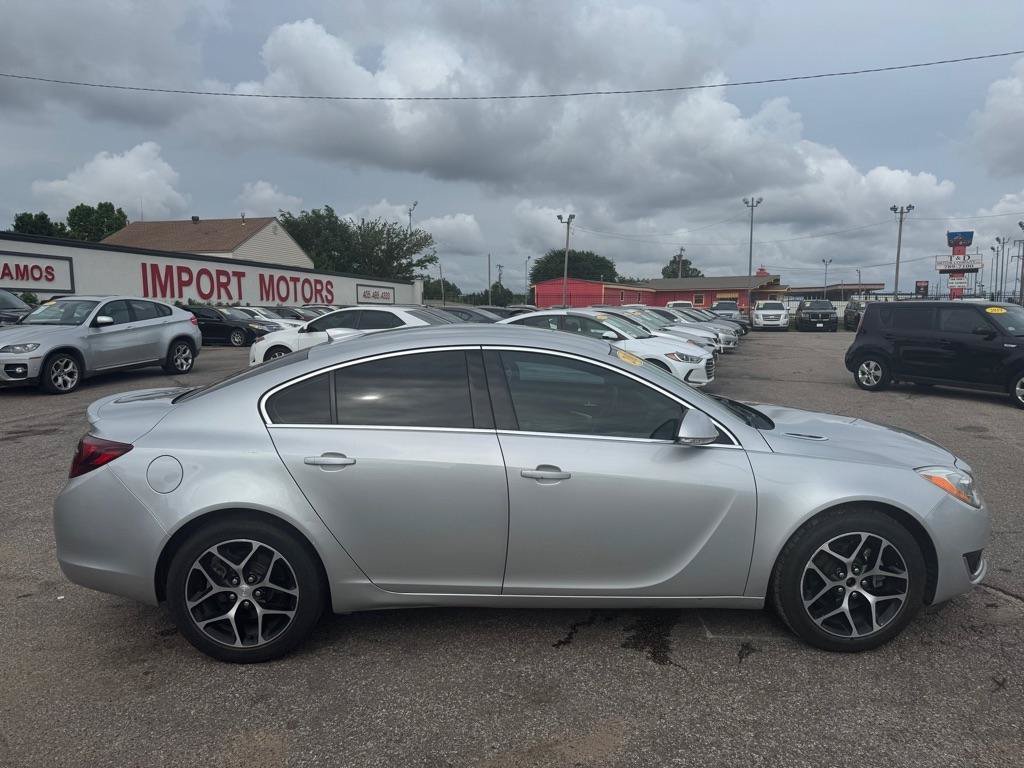 Used 2017 Buick Regal Sport Touring FWD image 7