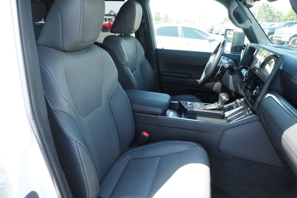 Used 2024 Lexus GX 550 w/ Cold Area Package AWD/4WD image 24