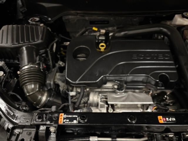 Used 2023 Chevrolet Equinox RS w/ LPO, Floor Liner Package FWD image 21