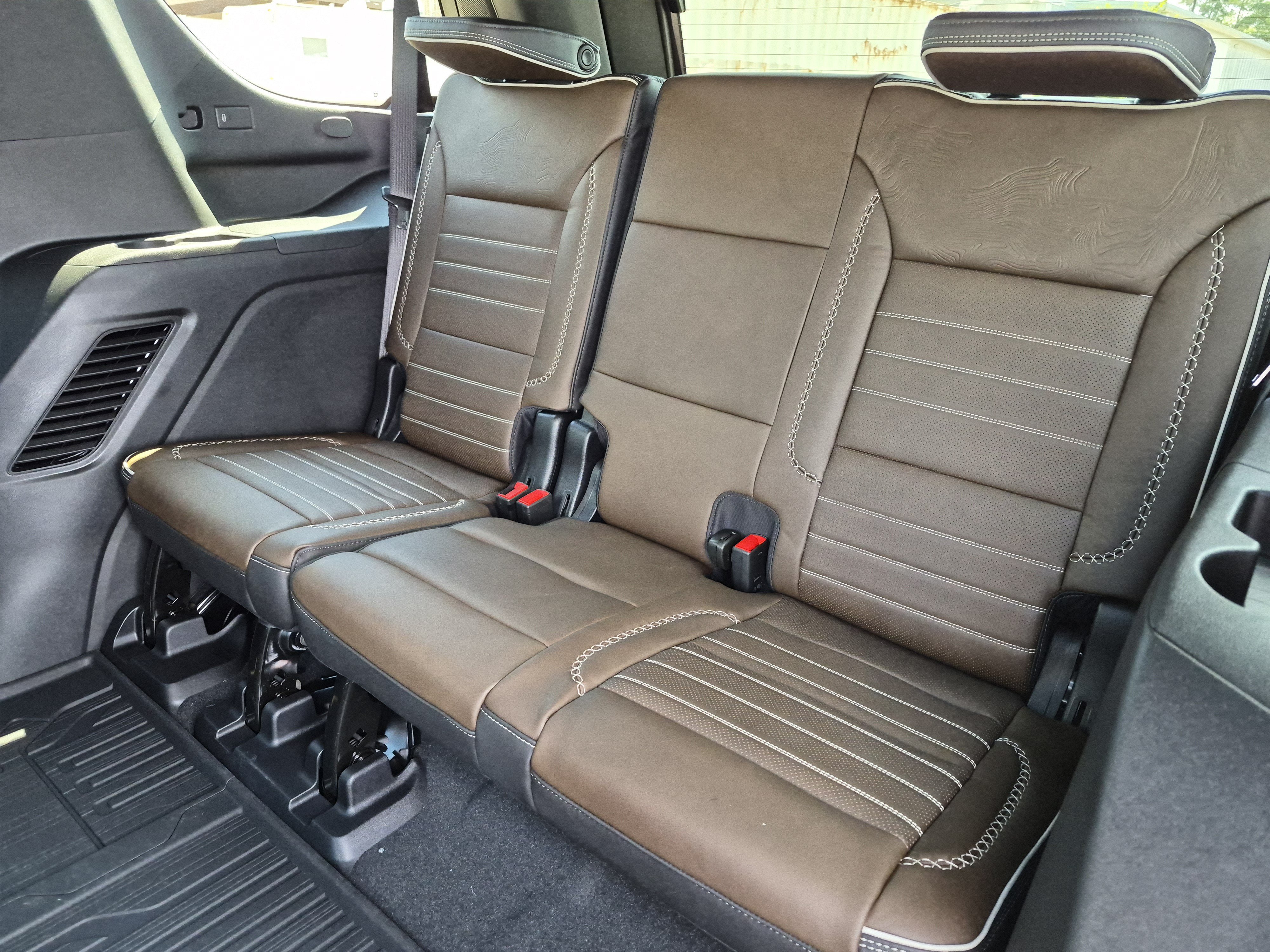 New 2026 GMC Yukon Denali Ultimate AWD/4WD image 6