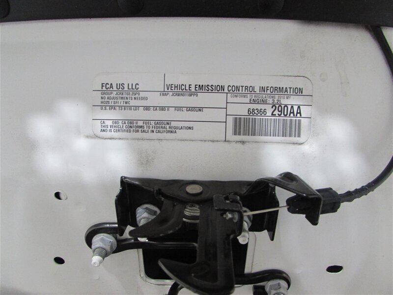 Used 2018 Jeep Cherokee Trailhawk image 34