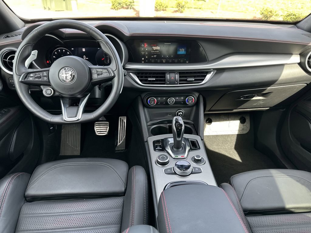 Used 2025 Alfa Romeo Stelvio Tributo Italiano w/ Driving Assist Package image 10