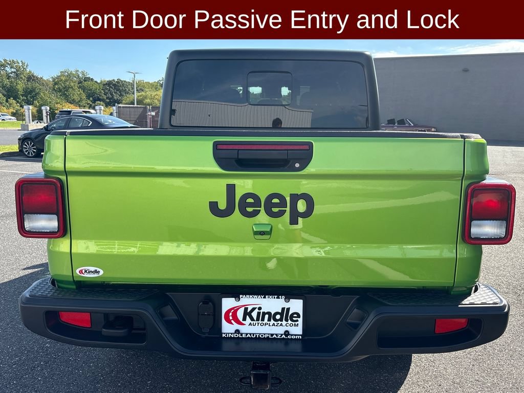 Used 2025 Jeep Gladiator Sport AWD/4WD image 23