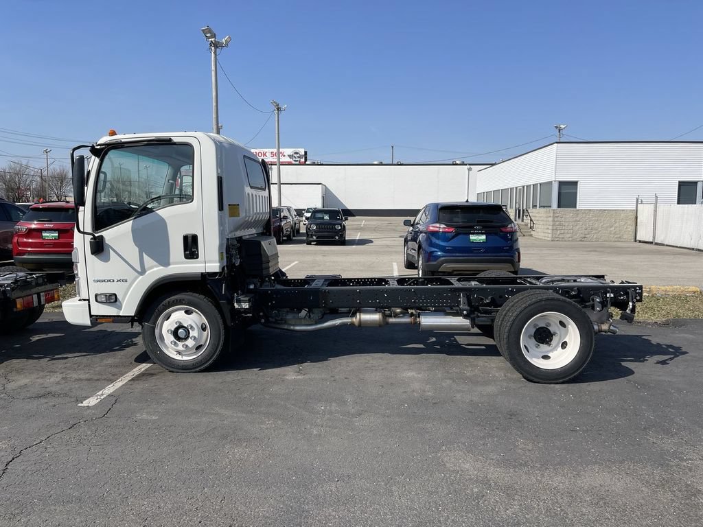 New 2024 Chevrolet Low Cab Forward 5500XG RWD image 3