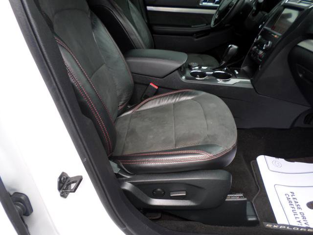 Used 2019 Ford Explorer XLT w/ Equipment Group 202A image 2