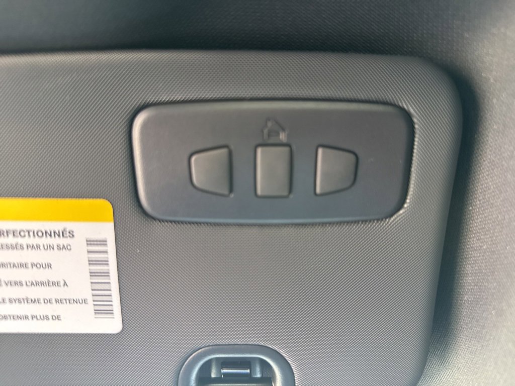 New 2025 Alfa Romeo Giulia AWD w/ Driving Assist Package image 16