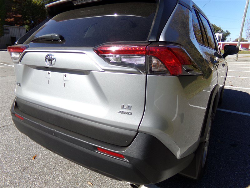 Used 2021 Toyota RAV4 LE AWD/4WD image 7