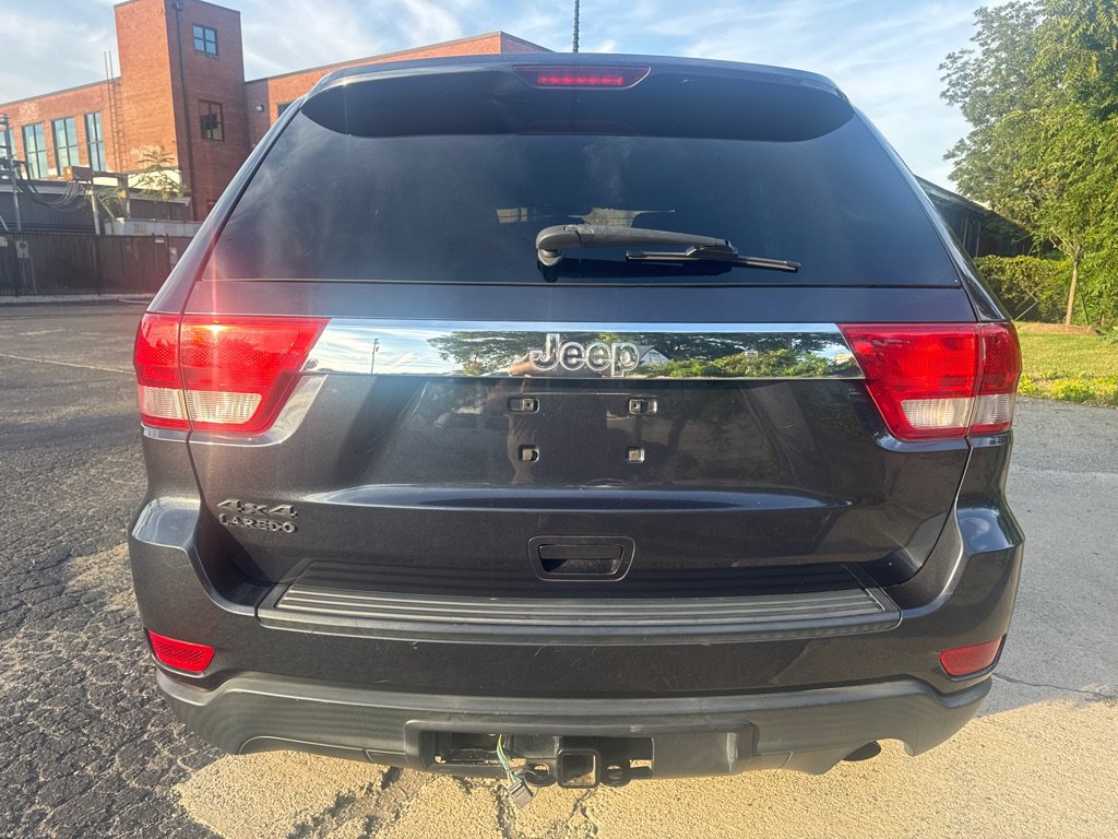 Used 2013 Jeep Grand Cherokee Laredo w/ Laredo E Group AWD/4WD image 4
