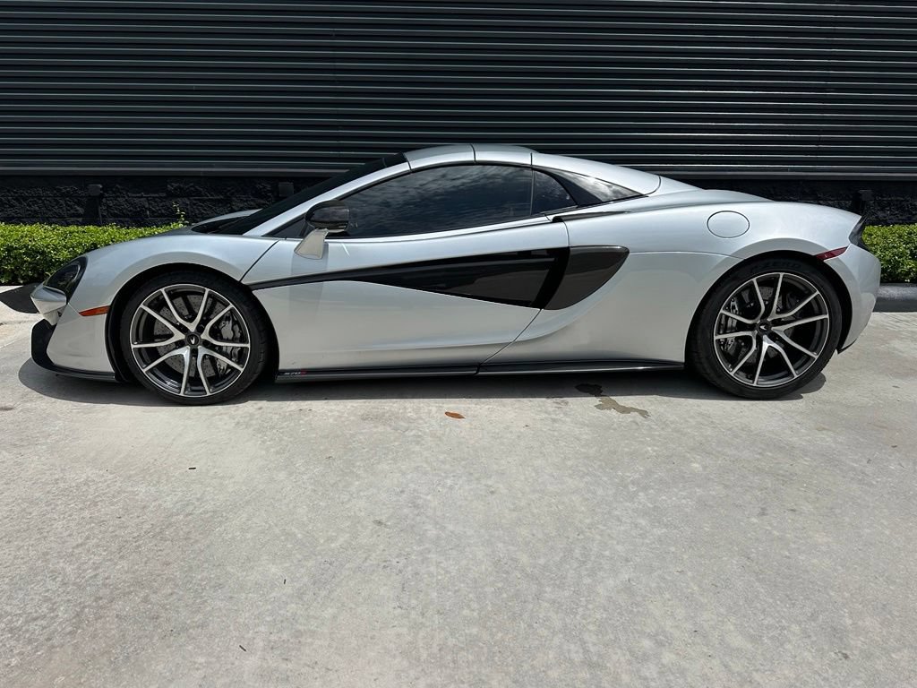 Used 2019 McLaren 570S Spider RWD image 2