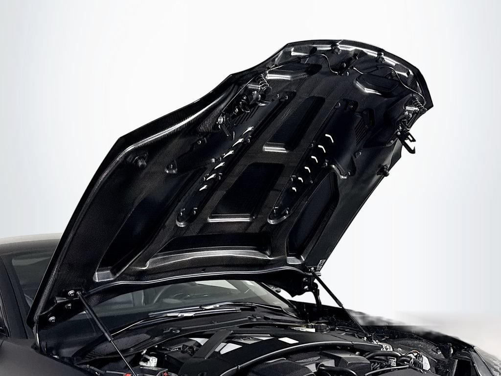 Used 2025 Aston Martin Vanquish RWD image 23