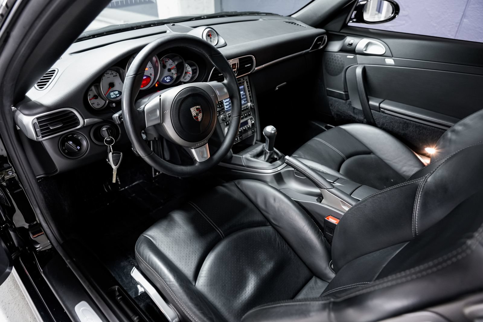 Used 2006 Porsche 911 Carrera S RWD image 9