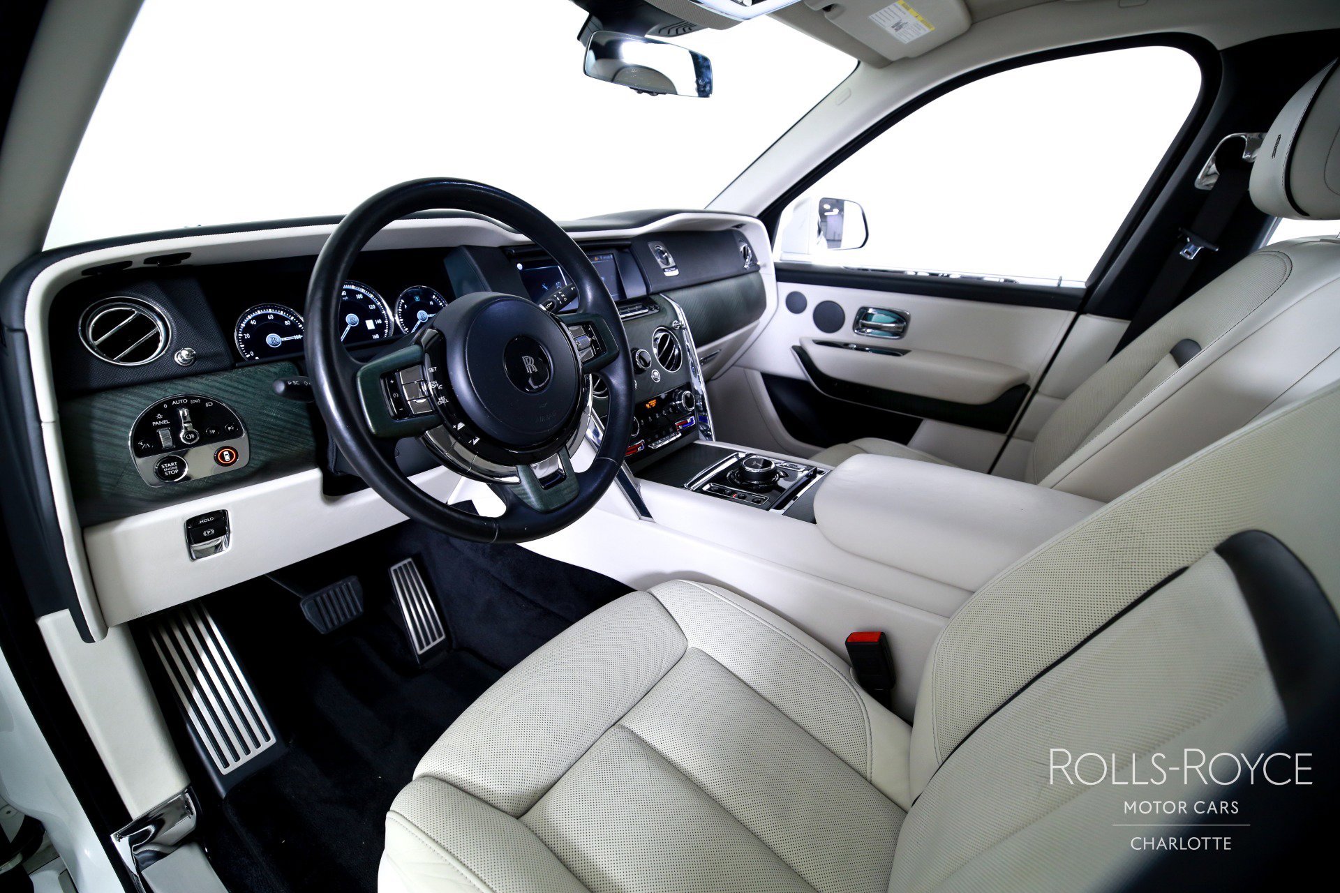 Used 2020 Rolls-Royce Cullinan image 4