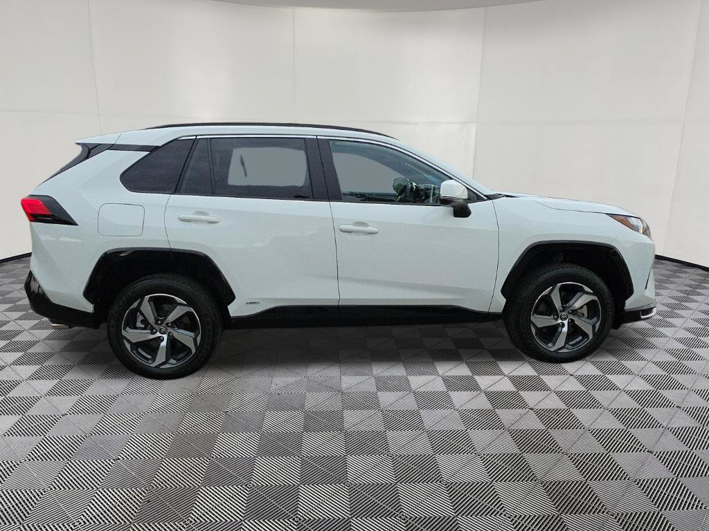 Used 2025 Toyota RAV4 SE AWD/4WD image 9